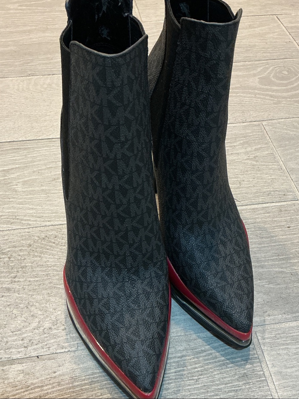 MICHAEL Michael Kors Keke Black Monogram Pointed Ankle Booties  Red Trim Sz 9M